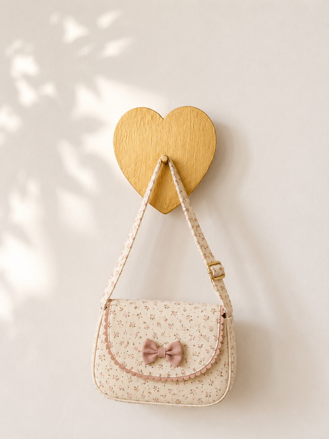 Golden Heart Hanger